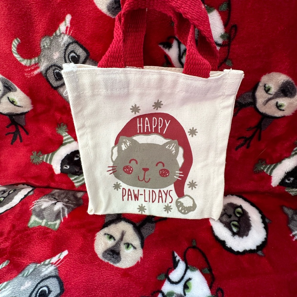 Happy Pawlidays Bag